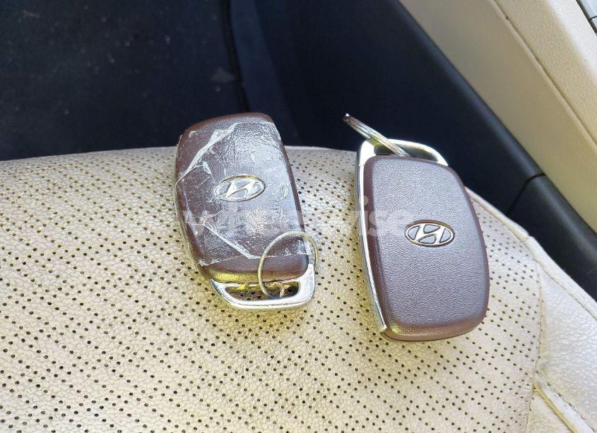 Photo 11 of 2017 Hyundai Elantra LIMITED (VIN 5NPD84LF7HH036798)