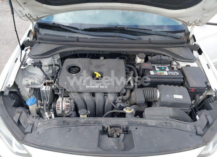 Photo 10 of 2017 Hyundai Elantra SE (VIN 5NPD84LF7HH058347)