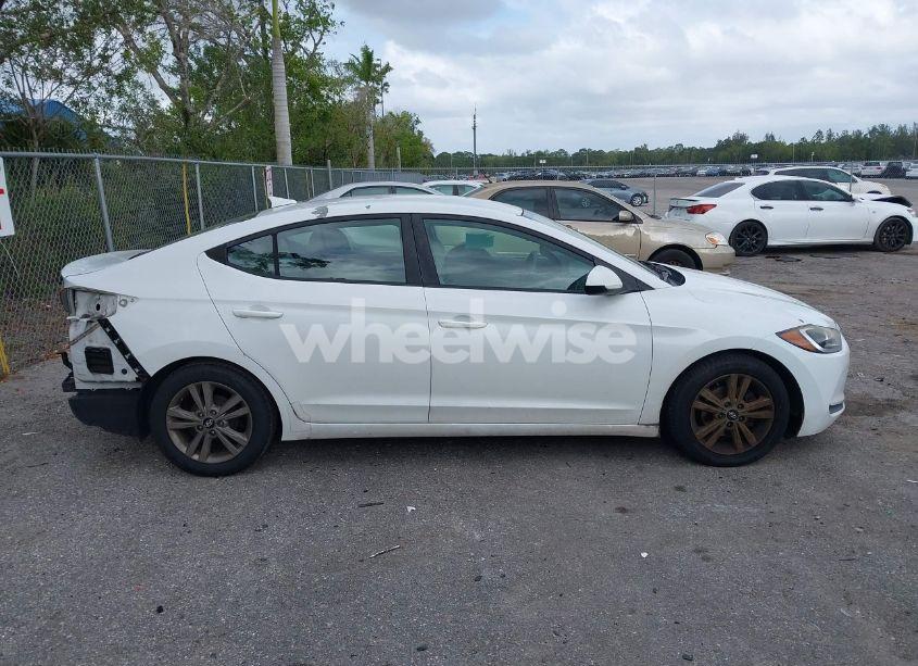Photo 14 of 2017 Hyundai Elantra SE (VIN 5NPD84LF7HH058347)