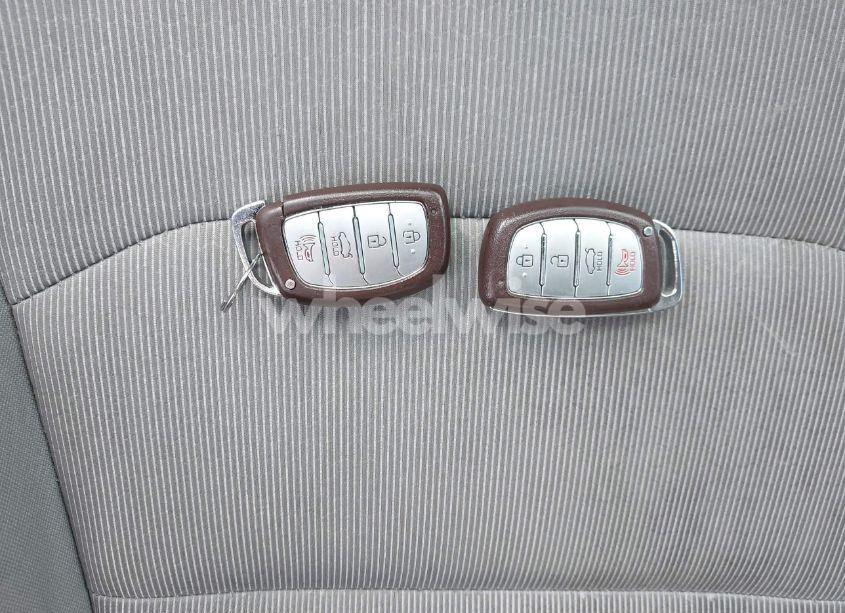 Photo 11 of 2017 Hyundai Elantra SE (VIN 5NPD84LF7HH066948)