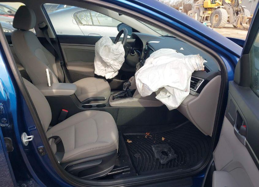 Photo 5 of 2017 Hyundai Elantra SE (VIN 5NPD84LF7HH097939)