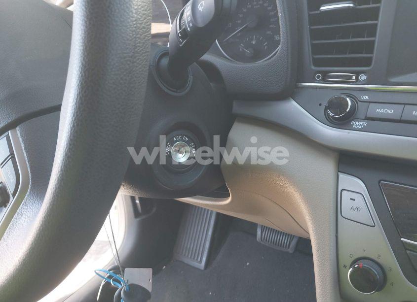 Photo 6 of 2017 Hyundai Elantra SE (VIN 5NPD84LF7HH129904)