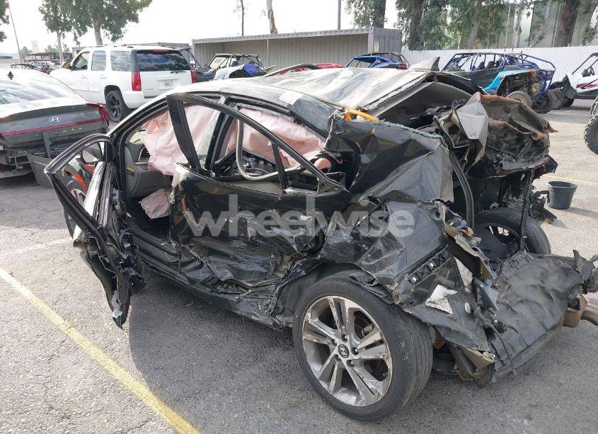 Photo 3 of 2017 Hyundai Elantra LIMITED (VIN 5NPD84LF7HH167407)