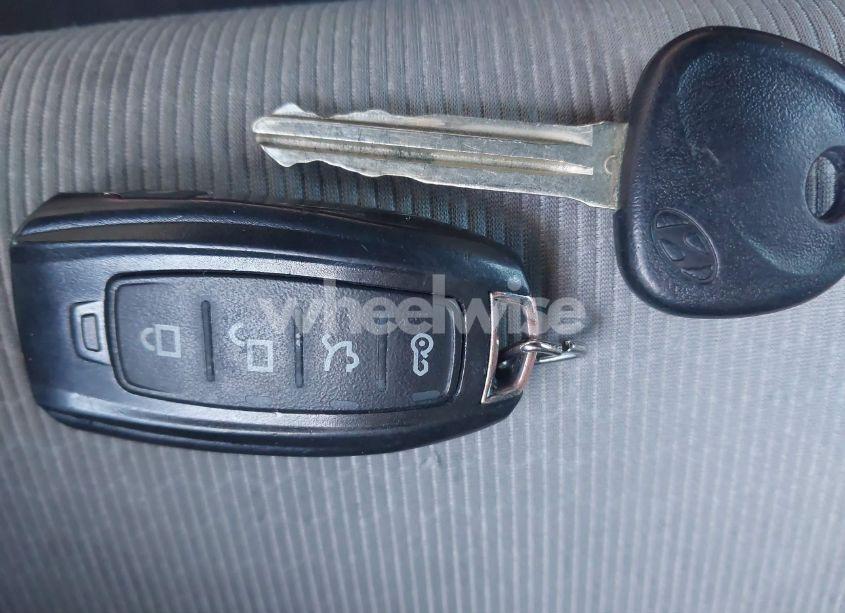 Photo 11 of 2018 Hyundai Elantra SEL (VIN 5NPD84LF7JH218846)