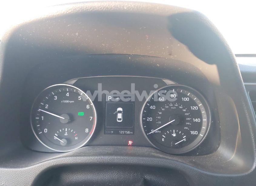 Photo 7 of 2018 Hyundai Elantra SEL (VIN 5NPD84LF7JH218846)