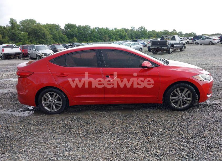 Photo 13 of 2018 Hyundai Elantra SEL (VIN 5NPD84LF7JH252429)