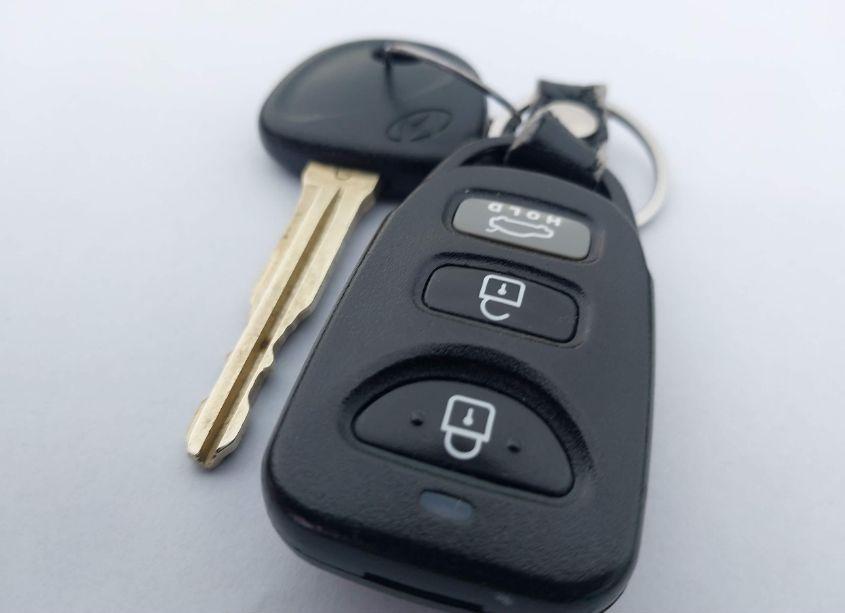 Photo 11 of 2018 Hyundai Elantra SEL (VIN 5NPD84LF7JH256772)