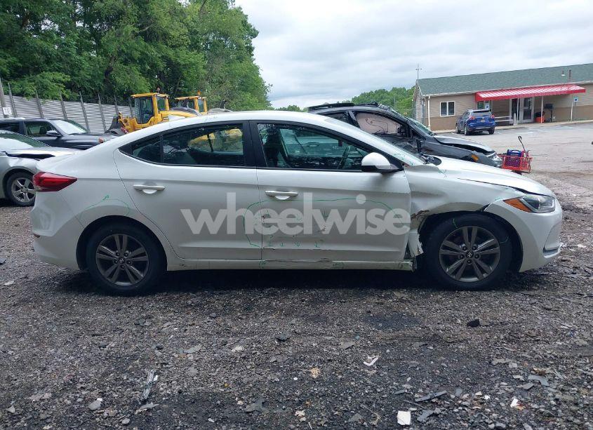 Photo 13 of 2018 Hyundai Elantra SEL (VIN 5NPD84LF7JH313679)