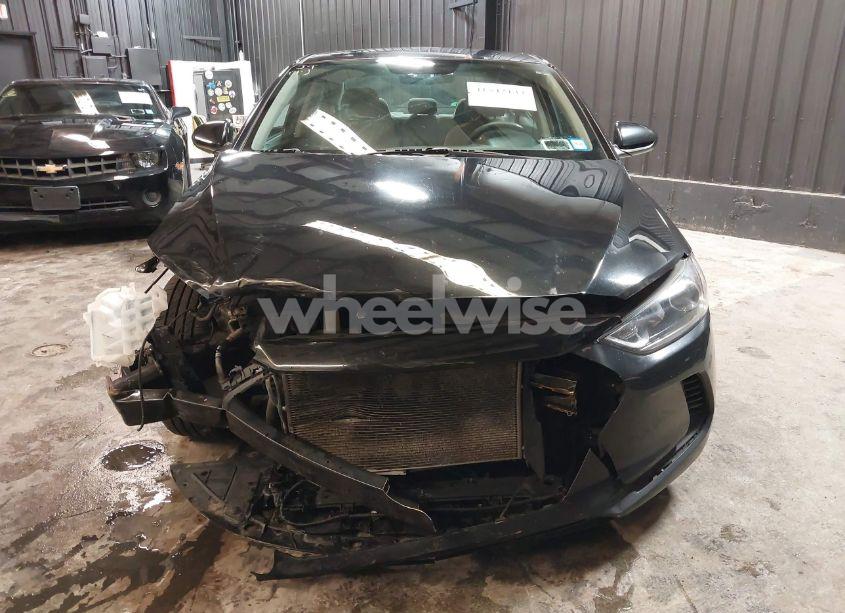 Photo 12 of 2018 Hyundai Elantra SEL (VIN 5NPD84LF7JH365118)