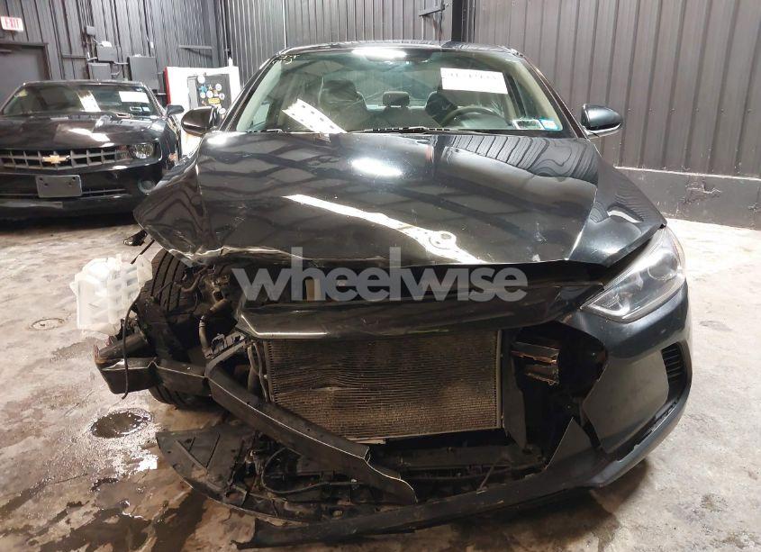 Photo 6 of 2018 Hyundai Elantra SEL (VIN 5NPD84LF7JH365118)