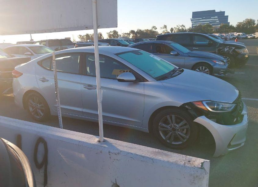Photo 13 of 2018 Hyundai Elantra SEL (VIN 5NPD84LF7JH382291)