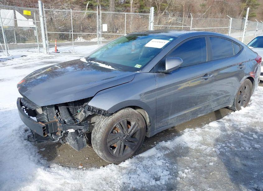 Photo 2 of 2019 Hyundai Elantra SEL (VIN 5NPD84LF7KH419602)