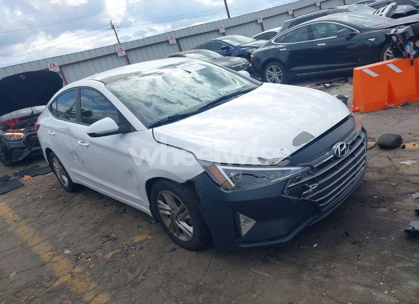 2019 Hyundai Elantra SEL (VIN 5NPD84LF7KH448131) main photo