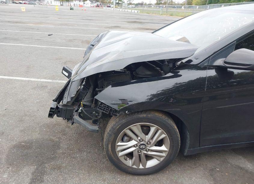 Photo 6 of 2019 Hyundai Elantra SEL (VIN 5NPD84LF7KH451076)