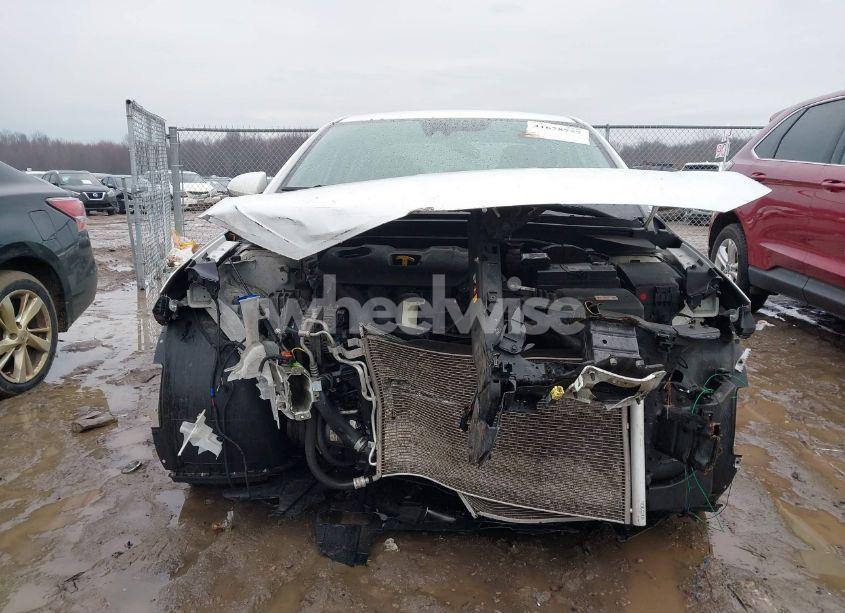 Photo 13 of 2019 Hyundai Elantra SEL (VIN 5NPD84LF7KH476074)