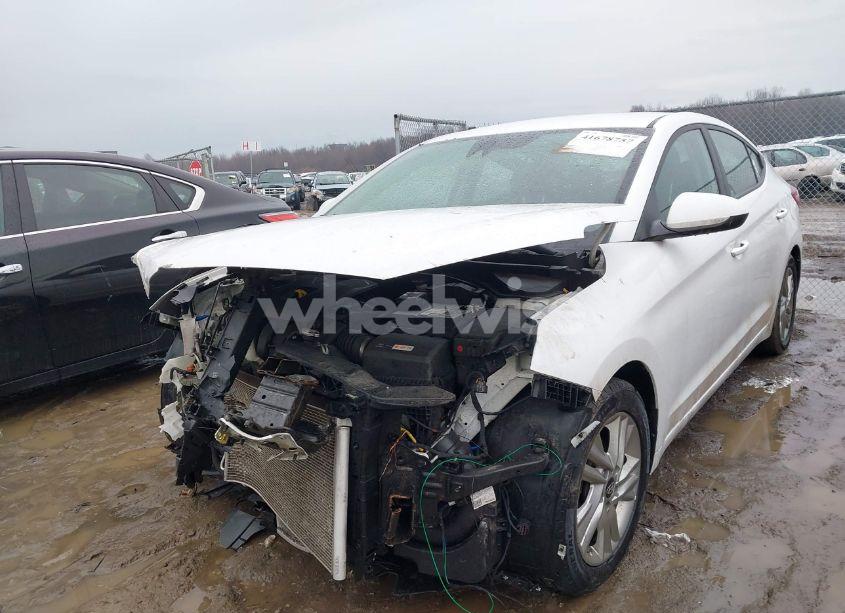 Photo 2 of 2019 Hyundai Elantra SEL (VIN 5NPD84LF7KH476074)
