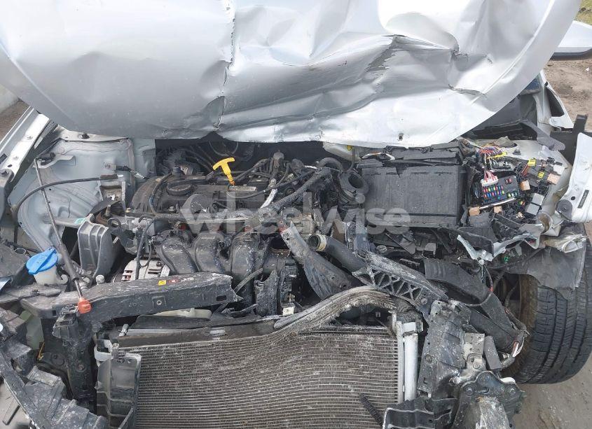 Photo 10 of 2019 Hyundai Elantra SEL (VIN 5NPD84LF7KH490430)