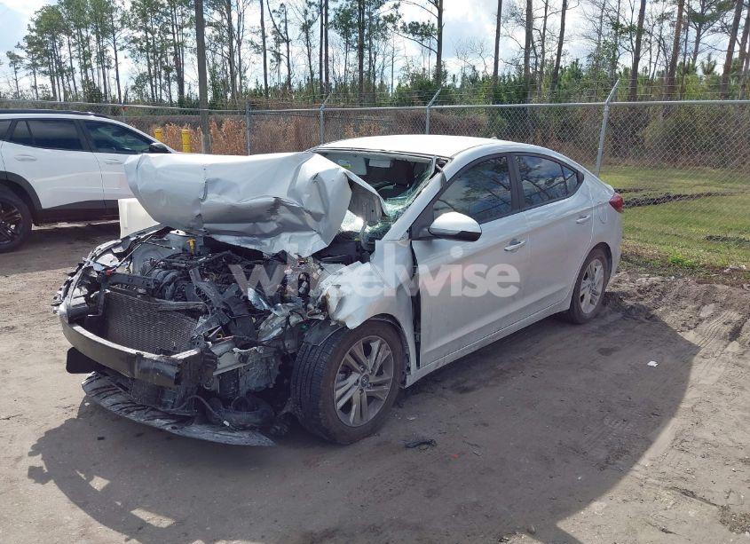 Photo 2 of 2019 Hyundai Elantra SEL (VIN 5NPD84LF7KH490430)