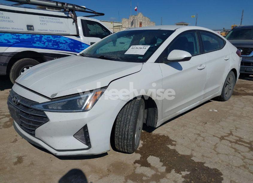 Photo 2 of 2020 Hyundai Elantra SEL (VIN 5NPD84LF7LH542821)