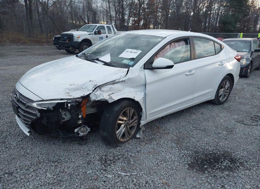 Photo 2 of 2020 Hyundai Elantra SEL (VIN 5NPD84LF7LH565077)
