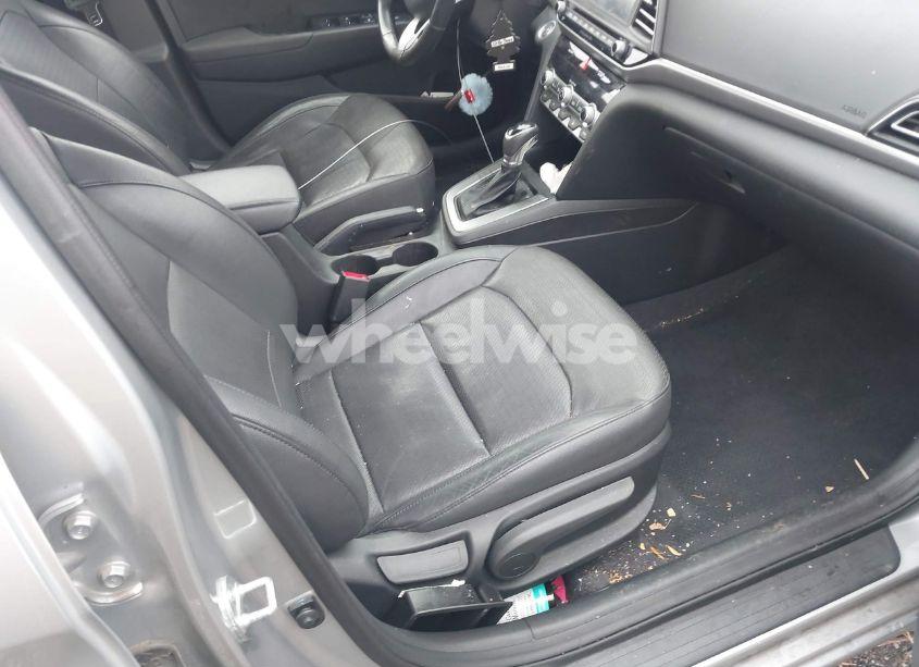 Photo 5 of 2020 Hyundai Elantra LIMITED (VIN 5NPD84LF7LH565158)