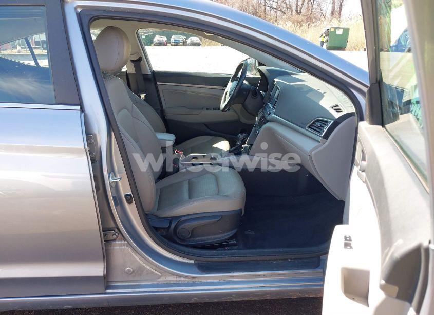 Photo 5 of 2017 Hyundai Elantra LIMITED (VIN 5NPD84LF8HH016611)