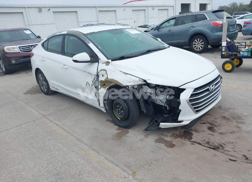 2017 Hyundai Elantra SE (VIN 5NPD84LF8HH040035) main photo