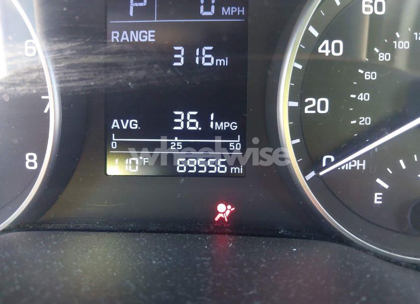 Photo 7 of 2017 Hyundai Elantra SE (VIN 5NPD84LF8HH052766)