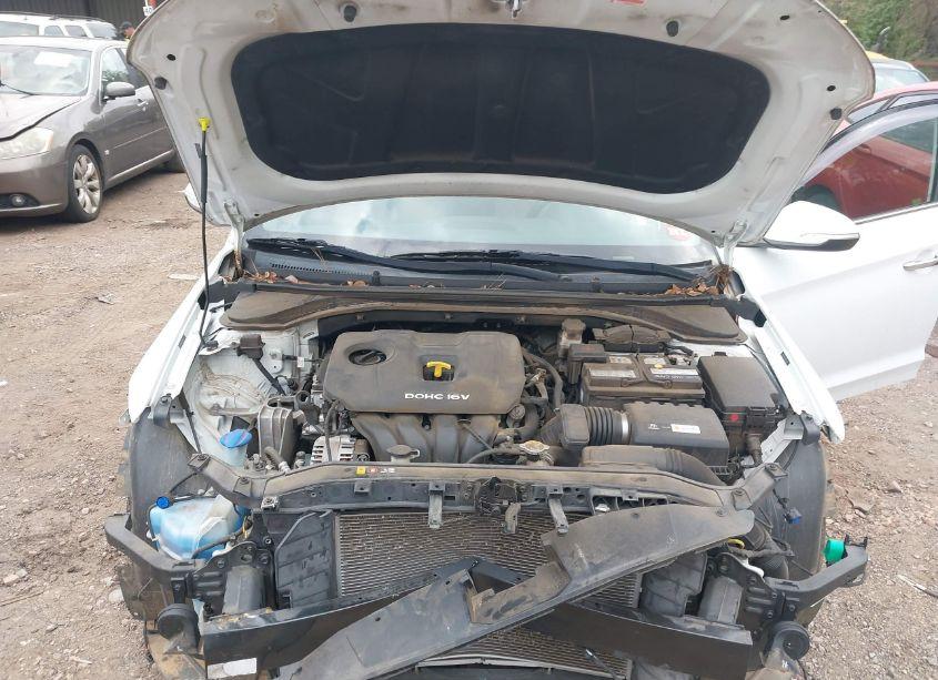 Photo 10 of 2017 Hyundai Elantra LIMITED (VIN 5NPD84LF8HH053531)