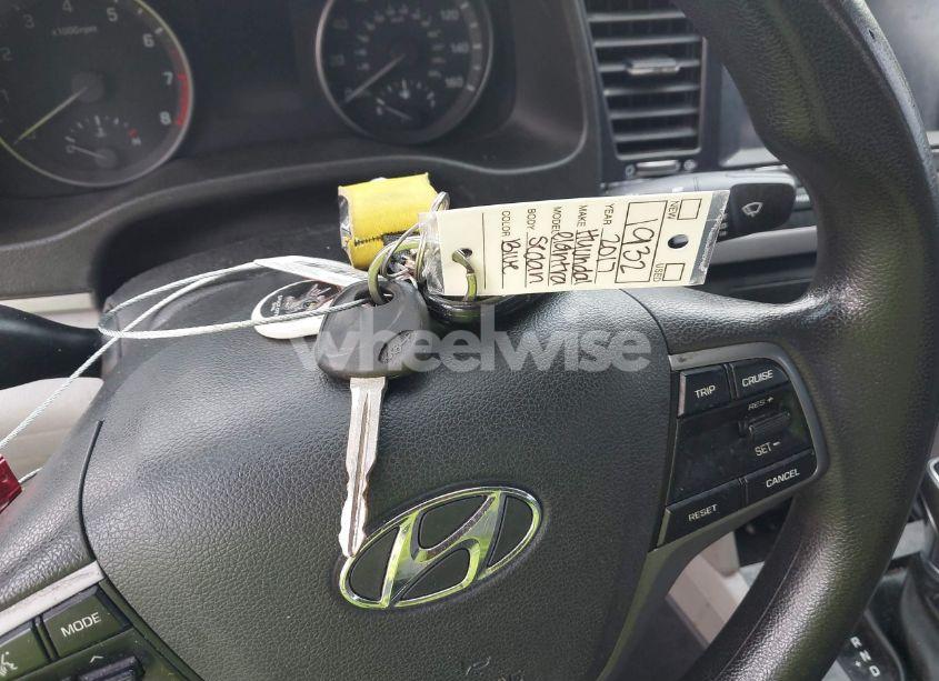 Photo 11 of 2017 Hyundai Elantra SE (VIN 5NPD84LF8HH102341)