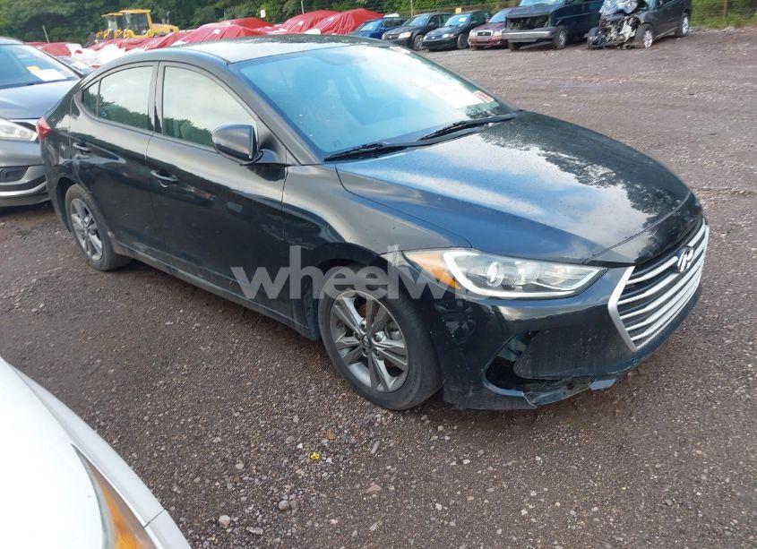 2017 Hyundai Elantra SE (VIN 5NPD84LF8HH144119) main photo