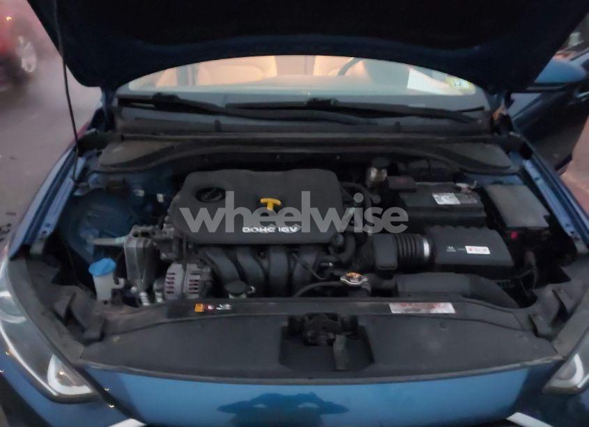 Photo 10 of 2017 Hyundai Elantra SE (VIN 5NPD84LF8HH154827)