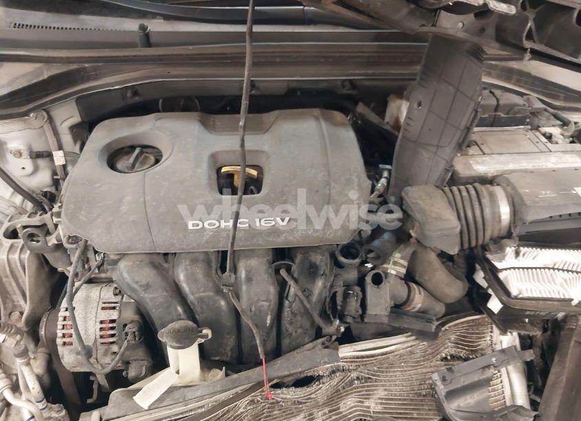 Photo 10 of 2017 Hyundai Elantra SE (VIN 5NPD84LF8HH157047)