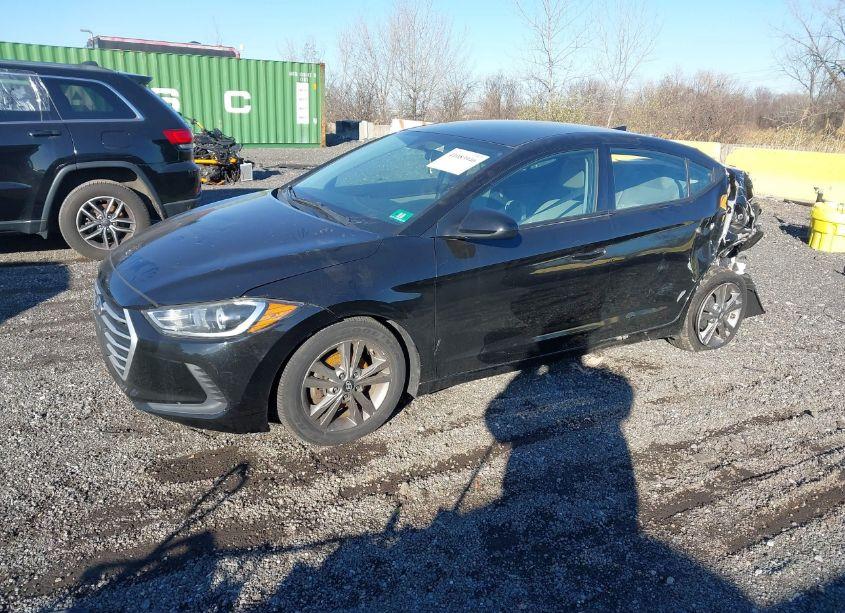 Photo 2 of 2017 Hyundai Elantra SE (VIN 5NPD84LF8HH175483)