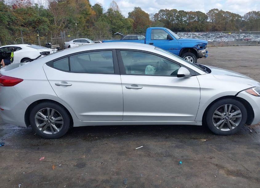 Photo 13 of 2017 Hyundai Elantra SE (VIN 5NPD84LF8HH195703)