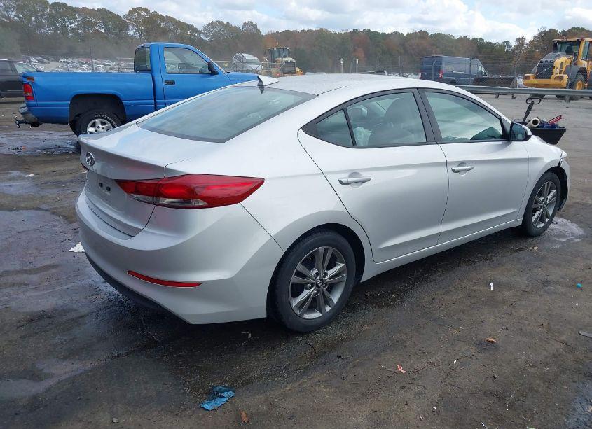 Photo 4 of 2017 Hyundai Elantra SE (VIN 5NPD84LF8HH195703)