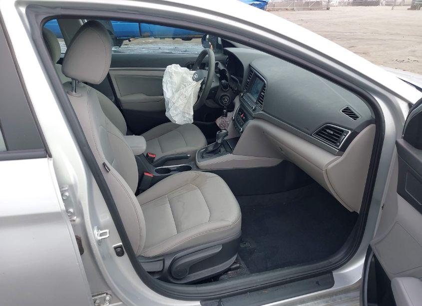 Photo 5 of 2017 Hyundai Elantra SE (VIN 5NPD84LF8HH195703)