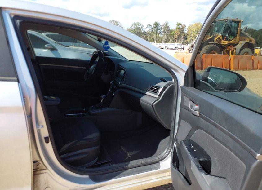 Photo 5 of 2018 Hyundai Elantra VALUE EDITION (VIN 5NPD84LF8JH237048)