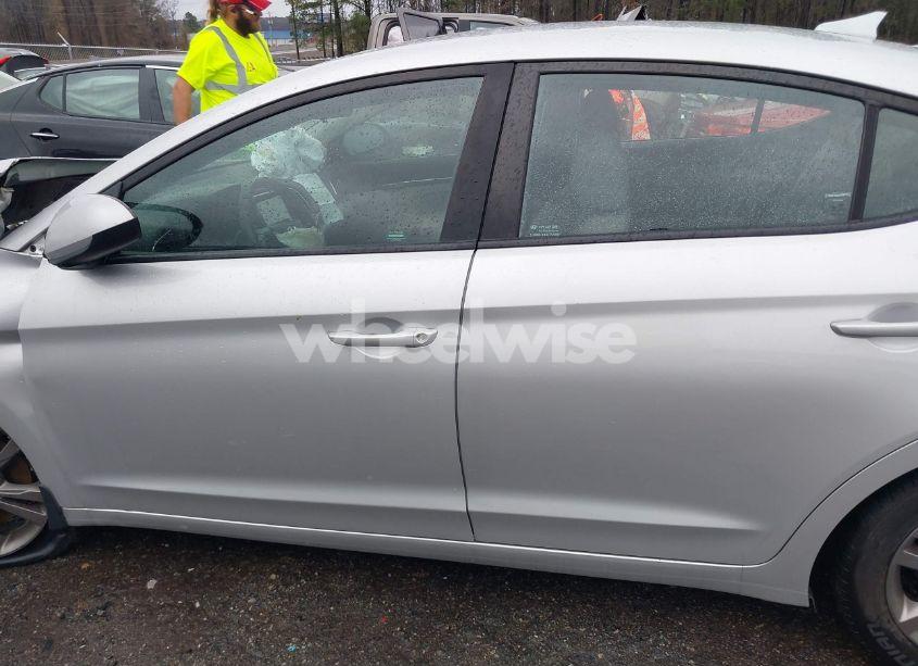 Photo 15 of 2018 Hyundai Elantra SEL (VIN 5NPD84LF8JH259468)