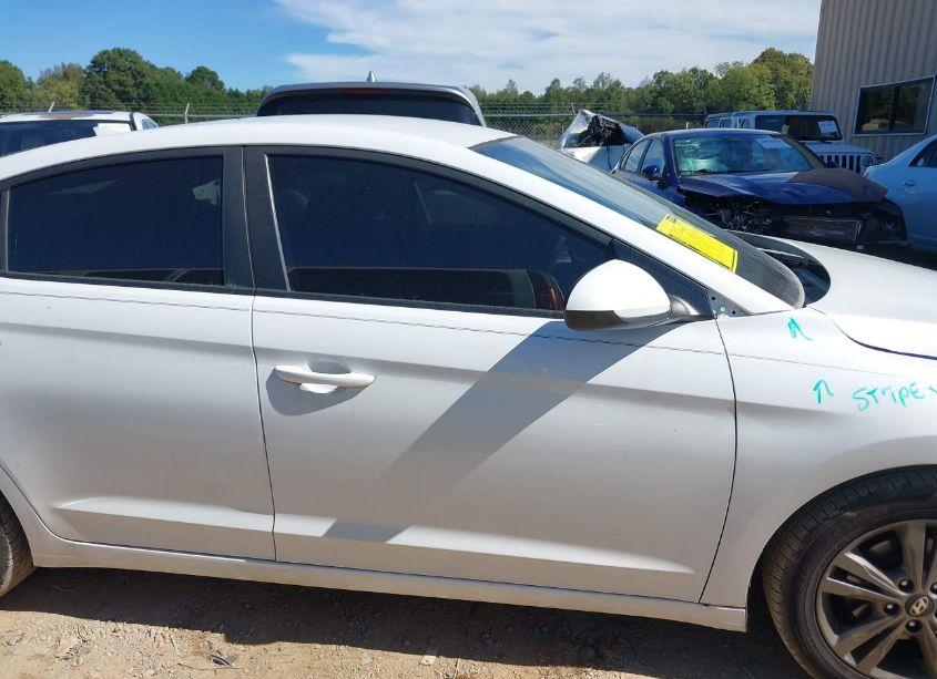 Photo 13 of 2018 Hyundai Elantra SEL (VIN 5NPD84LF8JH298884)