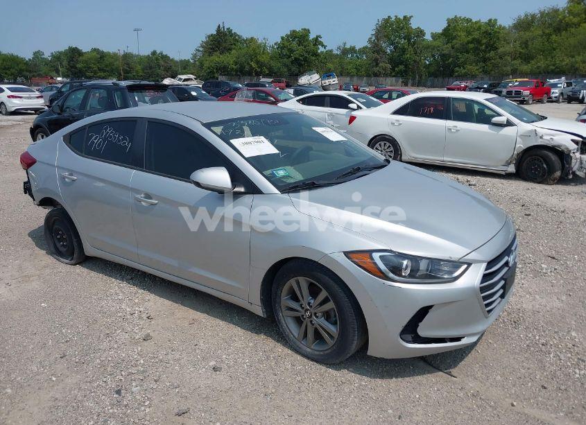 2018 Hyundai Elantra SEL (VIN 5NPD84LF8JH313836) main photo