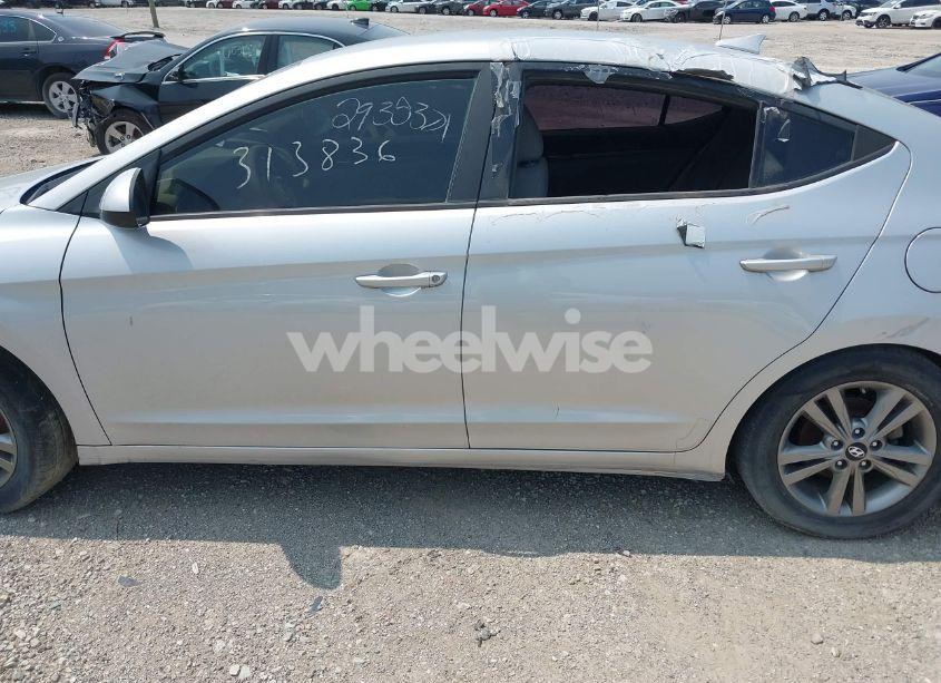 Photo 14 of 2018 Hyundai Elantra SEL (VIN 5NPD84LF8JH313836)