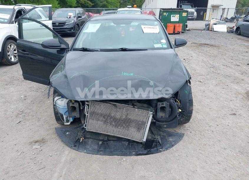 Photo 12 of 2018 Hyundai Elantra SEL (VIN 5NPD84LF8JH356086)