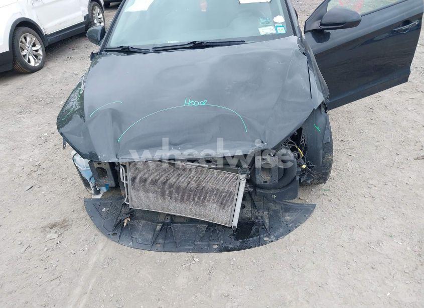 Photo 6 of 2018 Hyundai Elantra SEL (VIN 5NPD84LF8JH356086)