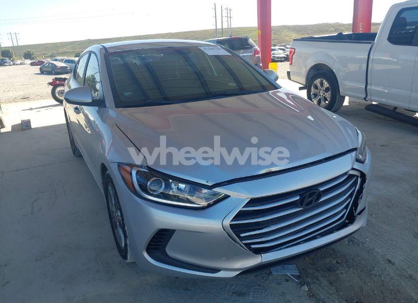 2018 Hyundai Elantra SEL (VIN 5NPD84LF8JH366584) main photo