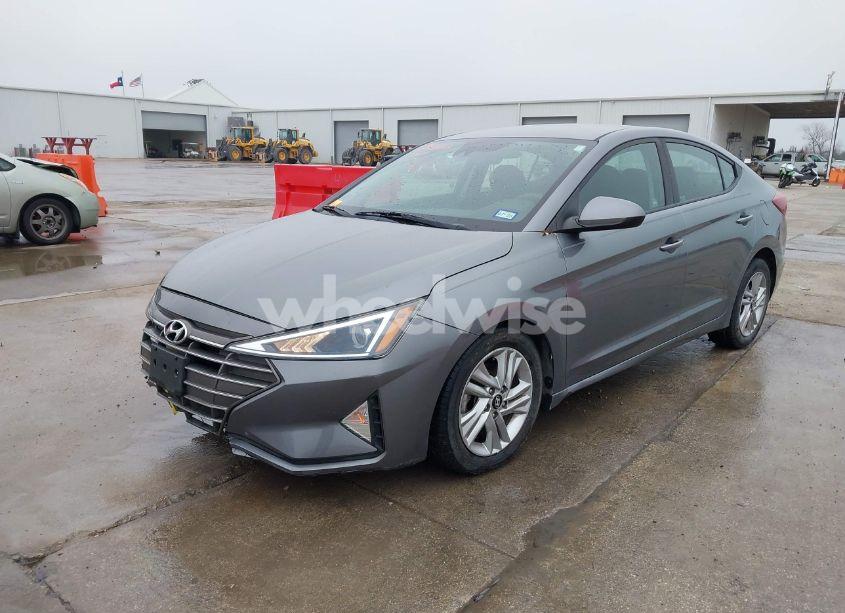 Photo 2 of 2019 Hyundai Elantra SEL (VIN 5NPD84LF8KH405921)