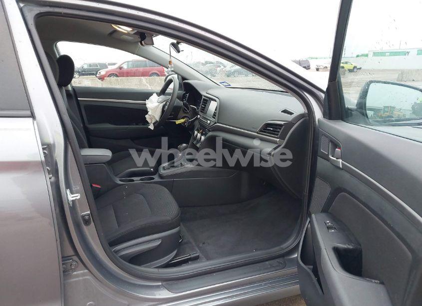 Photo 5 of 2019 Hyundai Elantra SEL (VIN 5NPD84LF8KH405921)