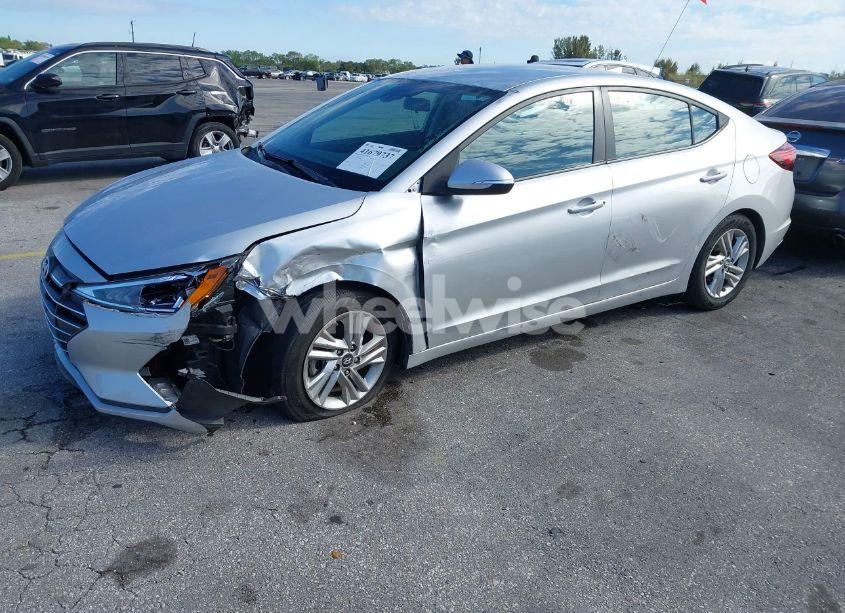 Photo 2 of 2019 Hyundai Elantra SEL (VIN 5NPD84LF8KH417051)