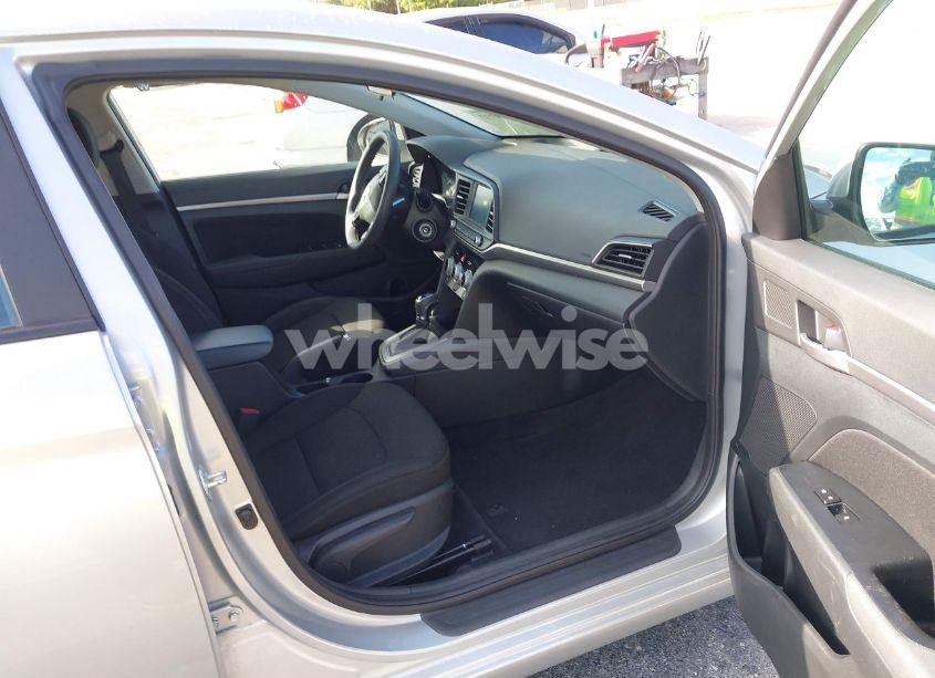 Photo 5 of 2019 Hyundai Elantra SEL (VIN 5NPD84LF8KH417051)