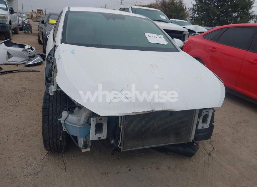 Photo 13 of 2019 Hyundai Elantra SEL (VIN 5NPD84LF8KH430205)